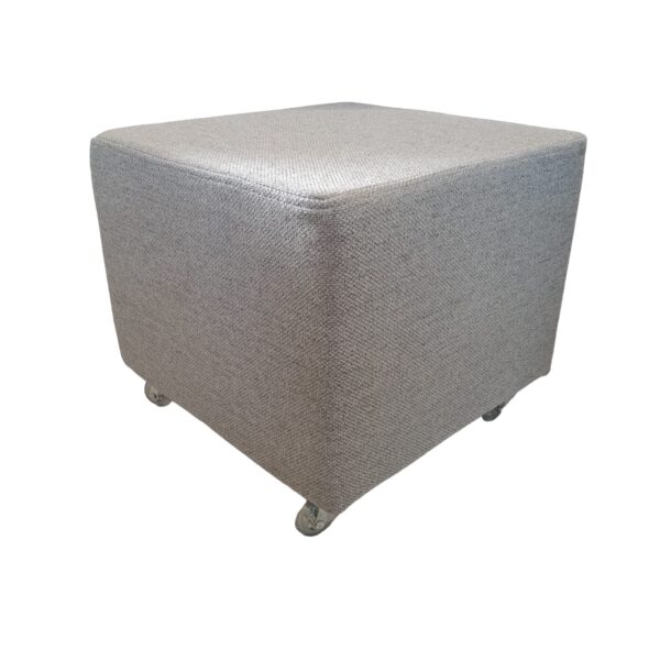 PUFF 45x45x44 ALT C/RODIZIOS TECIDO 828